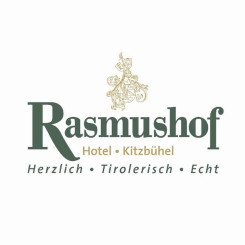 Rasmushof Hotel Kitzbühel Logo: Luxuriöses österreichisches Hotel in Tirol mit traditioneller Gastfreundschaft.